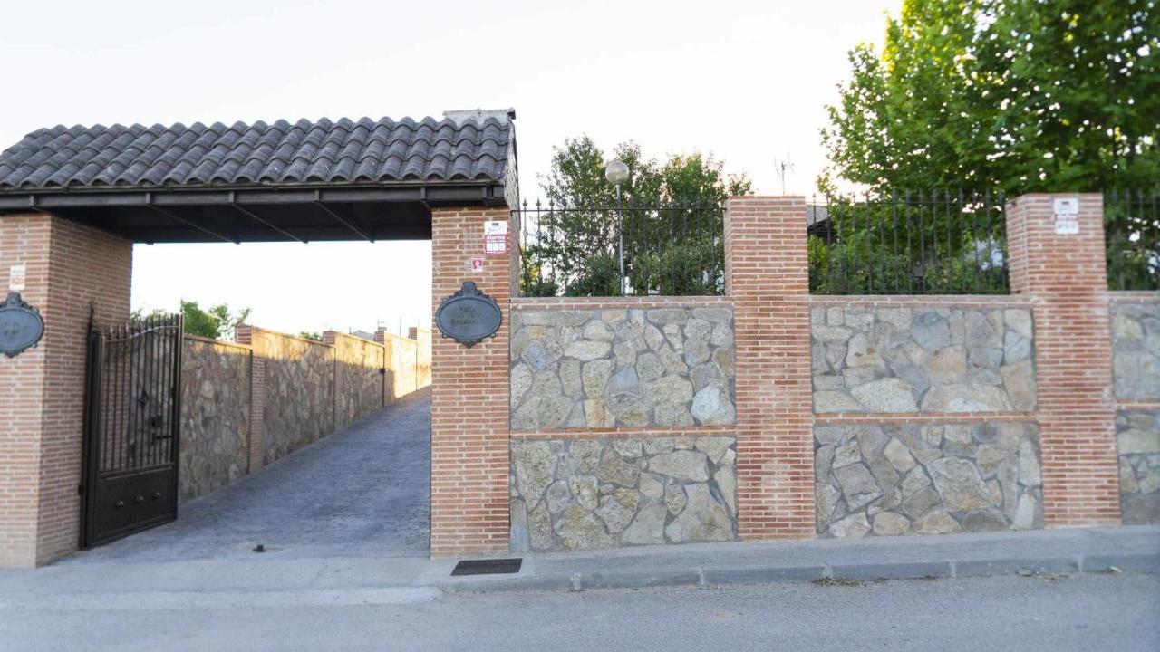 Villa Las Tres Hermanas Albarreal De Tajo By Toledo Ap Exteriör bild