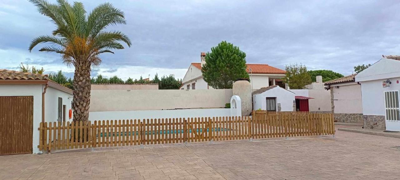 Villa Las Tres Hermanas Albarreal De Tajo By Toledo Ap Exteriör bild